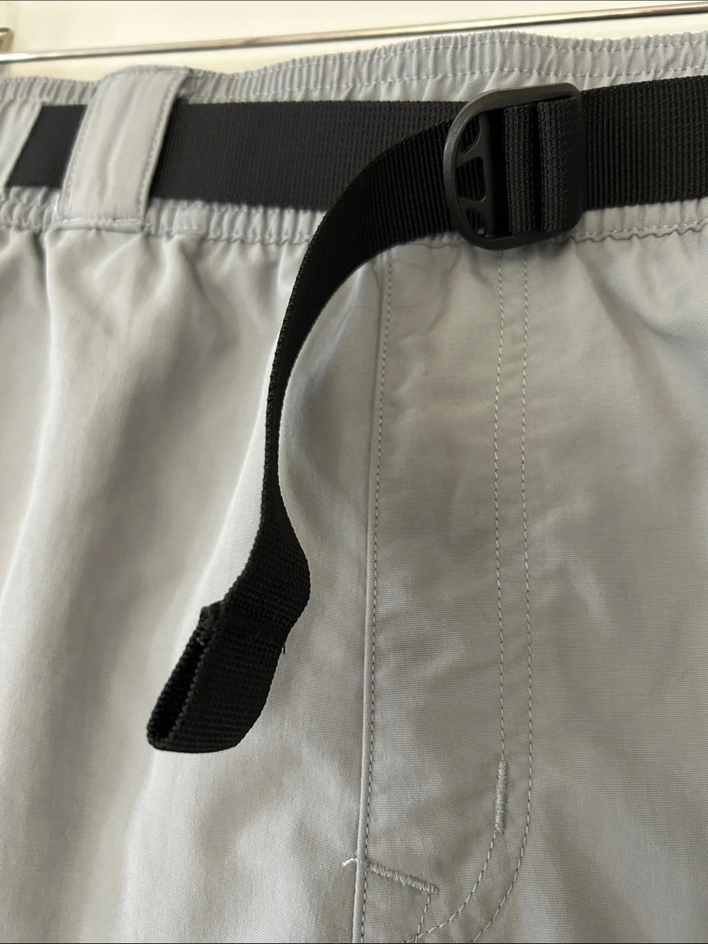 North Face Belted Outdoor Shorts Mesh Liner Sz M w MEASUREMENTS Zip Pocket